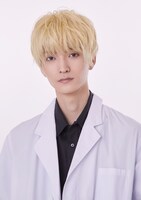 山本涼介扮する桐子修司。