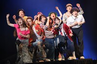 劇団鹿殺し 活動20周年記念公演vol.2「ランボルギーニに乗って」より。（撮影：和田咲子）