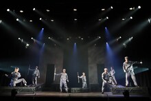 劇団鹿殺し 活動20周年記念公演vol.2「ランボルギーニに乗って」より。（撮影：和田咲子）