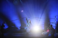 劇団鹿殺し 活動20周年記念公演vol.2「ランボルギーニに乗って」より。（撮影：和田咲子）