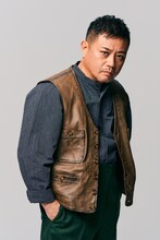 岩田光央扮するイポリート・フォービル。