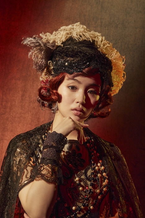 藤原さくらのビジュアル。（Photo by Leslie Kee）