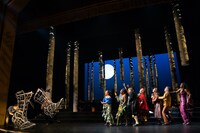 ミュージカル「イントゥ・ザ・ウッズ」より。（Photo by Matthew Murphy and Evan Zimmerman）