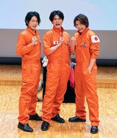 「劇団ココロゴス」第1回公演の出演者。左から富田翔、蒼木陣、伊崎龍次郎。