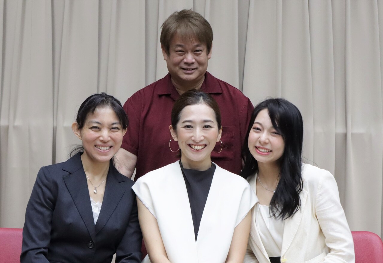 島守辰明演出、兵庫県立ピッコロ劇団「三人姉妹」本日開幕