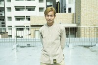 まずはラフに、竪山隼太が撮影した小沢道成。