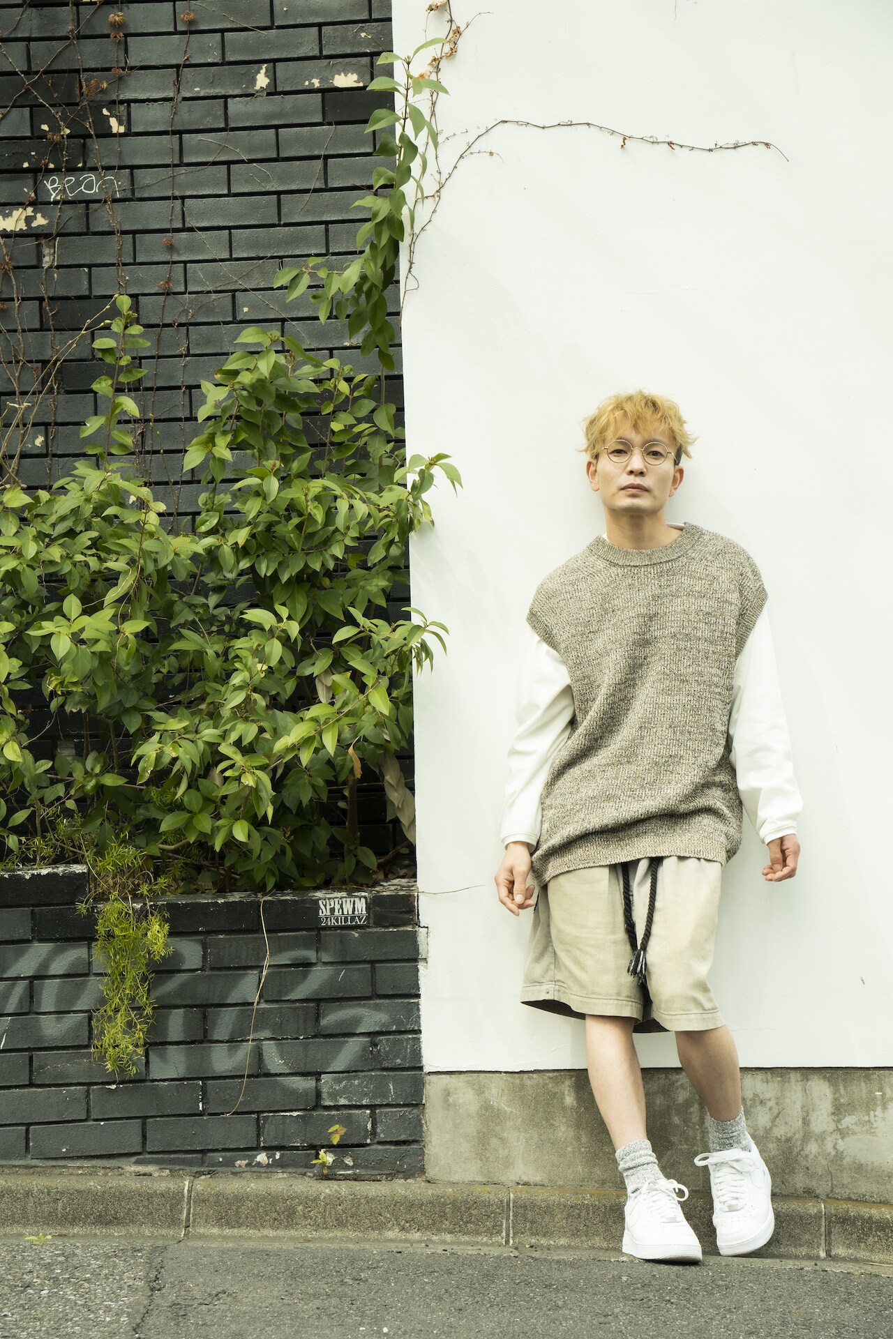 平岩享先生の「ここで撮ってみよう！」の声を受けて、竪山隼太が撮影した小沢道成。