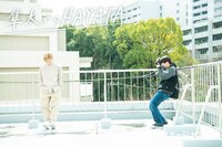 小沢道成（左）を撮影する竪山隼太。（撮影：平岩享）