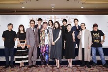 2022年劇団☆新感線42周年興行・秋公演 新感線☆RX「薔薇とサムライ2-海賊女王の帰還-」製作発表の登壇者。（撮影：田中亜紀）