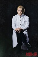 木島隆一扮する甘粕正彦。