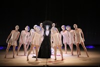 大駱駝艦・天賦典式「はじまり」より。（撮影：川島浩之）