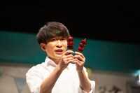 「ここは居心地がいいけど、もう行く」より。（撮影：鈴木竜一朗）