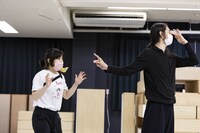 「気づかいルーシー」稽古の様子。（撮影：岡千里）
