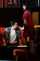 舞台「hana -1970、コザが燃えた日-」より。（提供：ホリプロ）