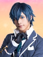 フクシノブキ扮するアーサー・コナン・ドイル。