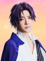 竹石悟朗扮する太宰治。