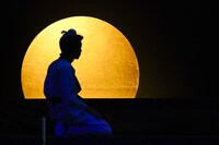 カムカムミニキーナ Vol.72「ときじく ～富士山麓鸚鵡鳴（22360679）～」より。（撮影：友澤綾乃）