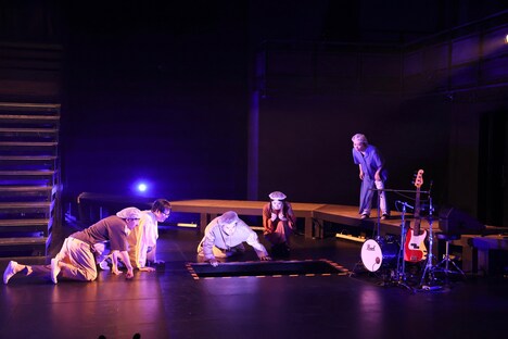 明日のアーvol.8 本人コント公演「カニカマの自己喪失」より。