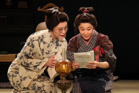 こまつ座 第143回公演「頭痛肩こり樋口一葉」より。（撮影：宮川舞子）