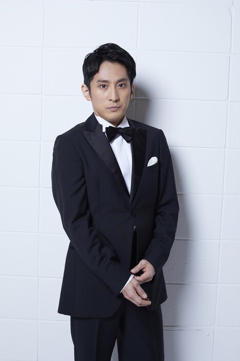 「建築家とアッシリア皇帝」より、成河のビジュアル。（撮影：山崎伸康）