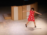 「気づかいルーシー」カーテコンコールの様子。(c)（公財）神戸市民文化振興財団