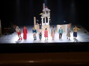 「気づかいルーシー」カーテコンコールの様子。(c)(公財)神戸市民文化振興財団