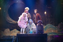 劇団おぼんろ 第21回本公演「瓶詰めの海は寝室でリュズタンの夢をうたった」より。