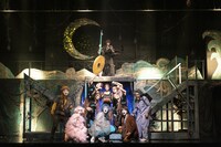 劇団おぼんろ 第21回本公演「瓶詰めの海は寝室でリュズタンの夢をうたった」より。