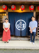 スイッチ総研「出石永楽館スイッチ」イメージ。左から光瀬指絵、大石将弘。