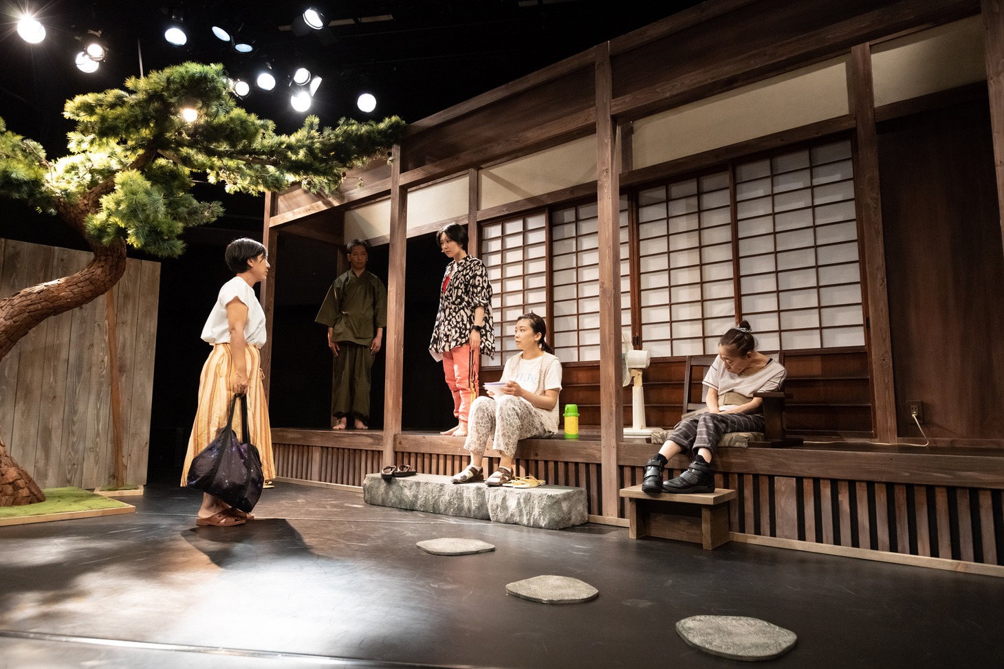 トリコ・A演劇公演2022「へそで、嗅ぐ」より。