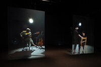 チェルフィッチュ 映像演劇「ニューイリュージョン」より。（撮影：冨田了平）