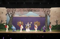 「超歌舞伎2022 Powered by NTT」より「萬代春歌舞伎踊」。