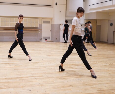 「Petit Barroco（プティ・バロッコ）『“小さな真珠（ゆがんだ真珠）”〈世界初演〉』」より。(c)K-BALLET COMPANY