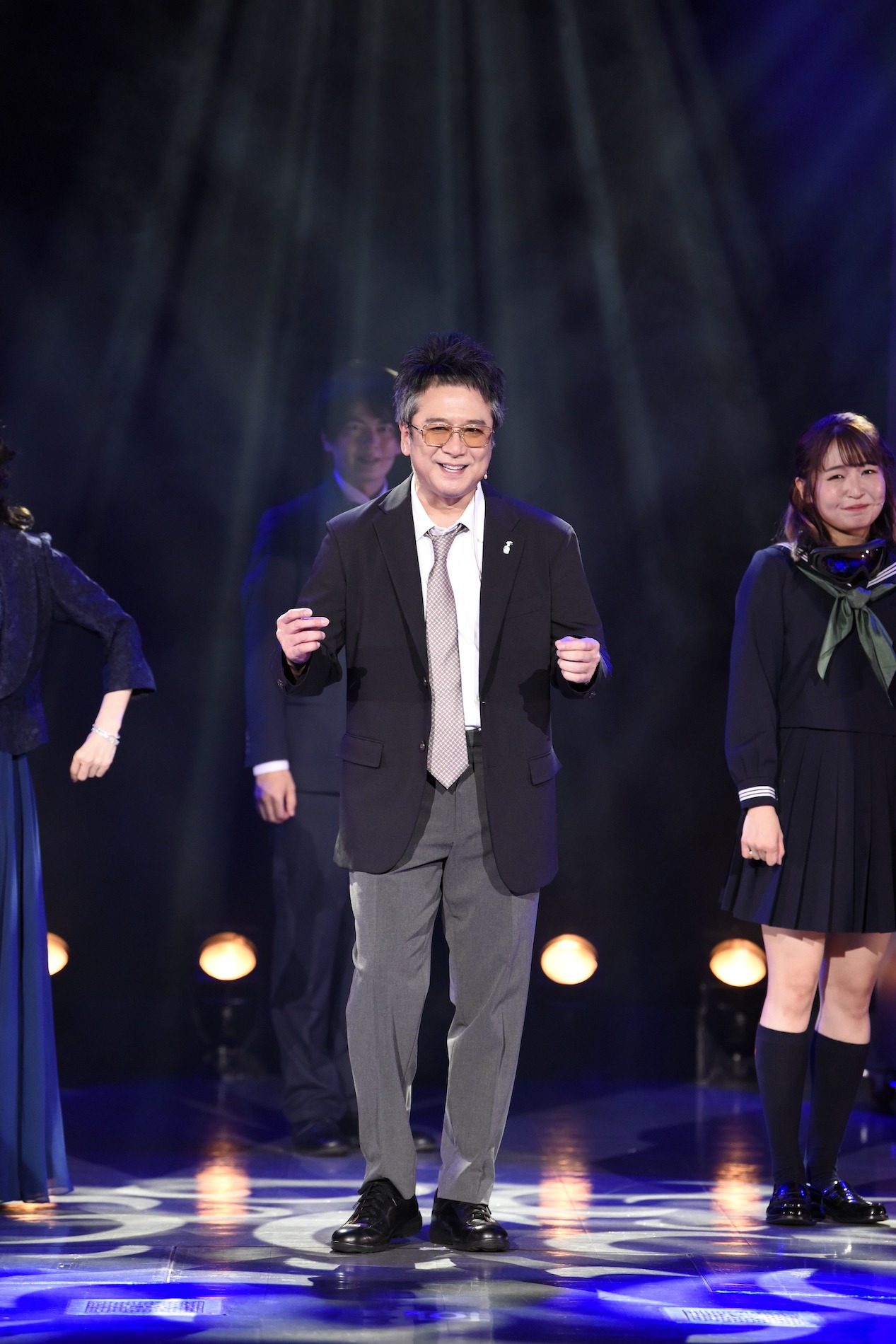 「サラリーマンナイトフィーバー」より。
