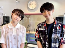 左から伊藤万理華、小越勇輝。