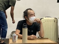 庭劇団ペニノ「笑顔の砦」国内最終公演の稽古の様子。