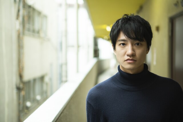 平岩先生のアドバイスで立つ位置を変え、奥行きのある写真となった、竪山隼太が撮影した藤原季節。