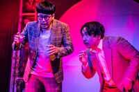 劇団「地蔵中毒」第15回公演 無教訓意味なし演劇 vol.15「『中待合室にお入り下さい』を待ちながら」より。（撮影：塚田史香）