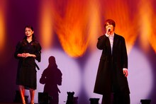 左から小南満佑子、浦井健治。