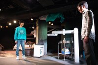 オフィスコットーネプロデュース「加担者」より。（撮影：宮本雅通）