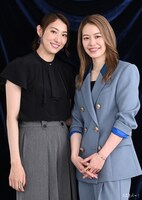 左から珠城りょう、宇月颯。(c)スカパー！