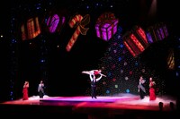 「ブロードウェイ クリスマス・ワンダーランド」より。