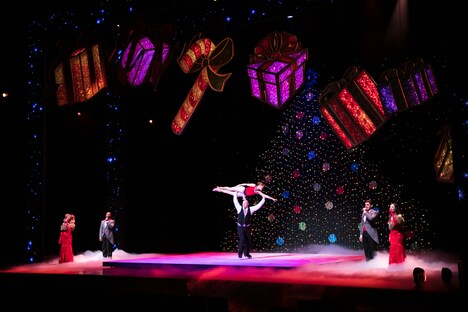 「ブロードウェイ クリスマス・ワンダーランド」より。