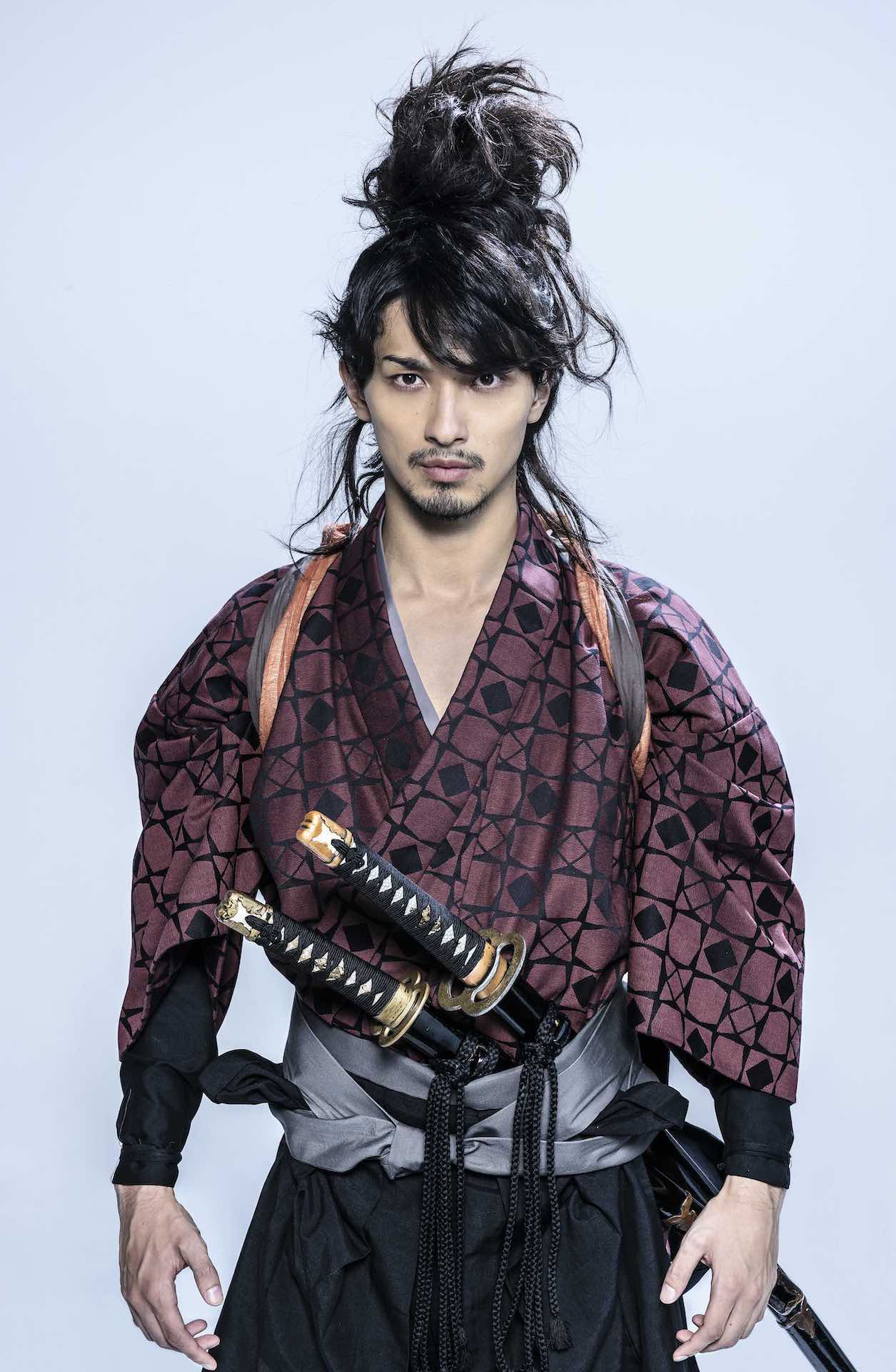 中村隼人扮する佐々木小次郎。 [画像ギャラリー 4/5] - ステージナタリー