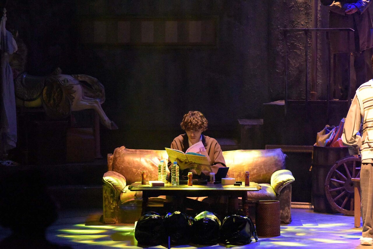 安西慎太郎主演のサスペンスコメディ「ドロシー」開幕