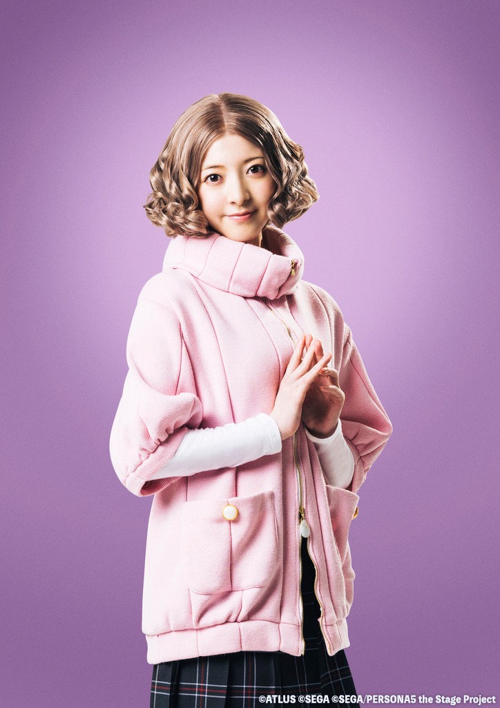 菅原りこ扮する奥村春。
