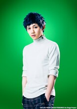 中島拓人扮する三島由輝。