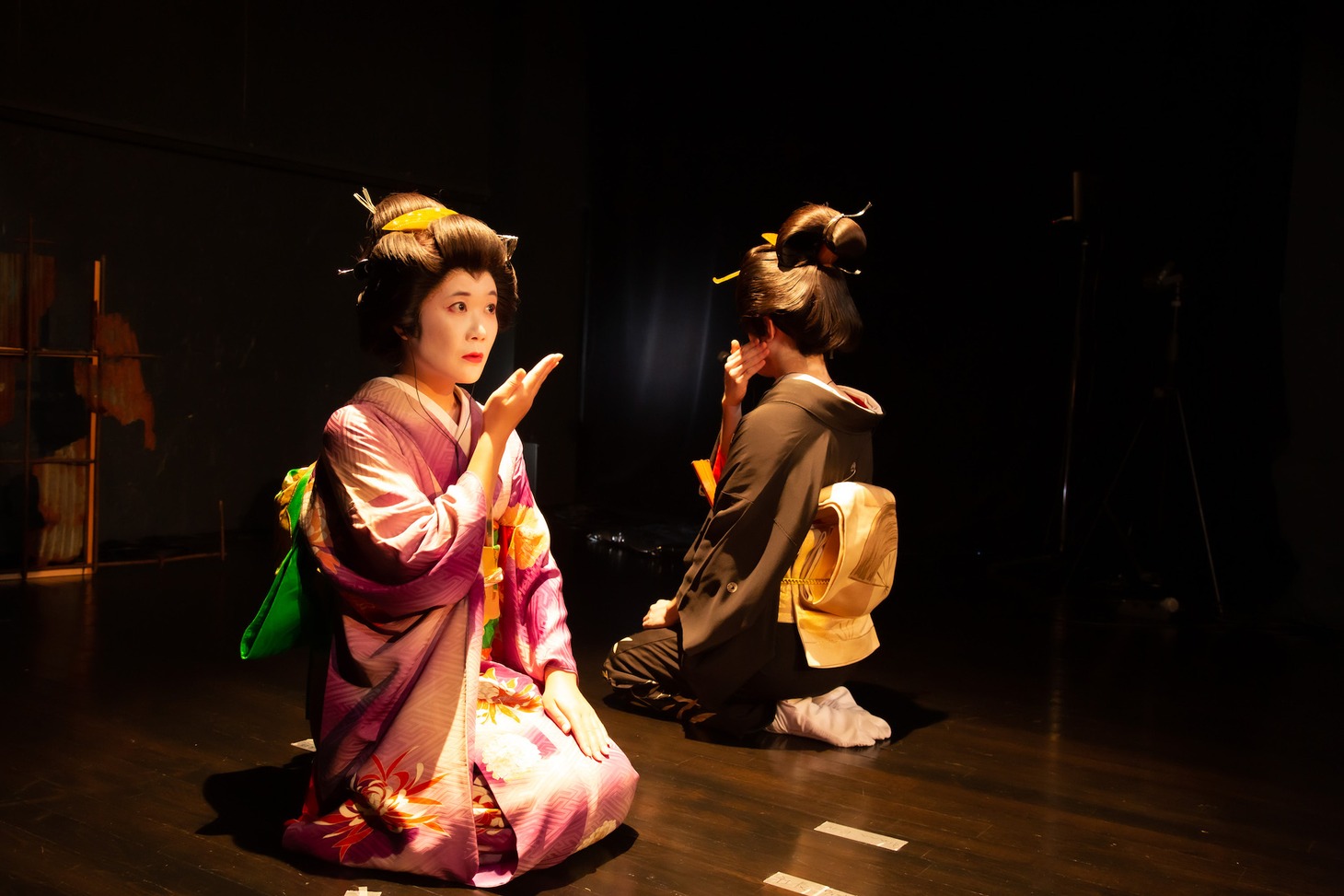 ハイドロブラスト 第3回公演「最後の芸者たち」稽古の様子。（撮影：igaki photo studio、写真提供：城崎国際アートセンター / 豊岡市）