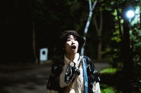 b/w 二度寝で死にたいズ 野外空間演劇「ドドド」ビジュアル