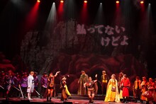 2022年劇団☆新感線42周年興行・秋公演 新感線☆RX「薔薇とサムライ2-海賊女王の帰還-」より。（撮影：田中亜紀）